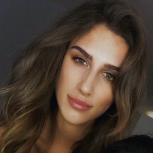 Meet your Posher, Paige